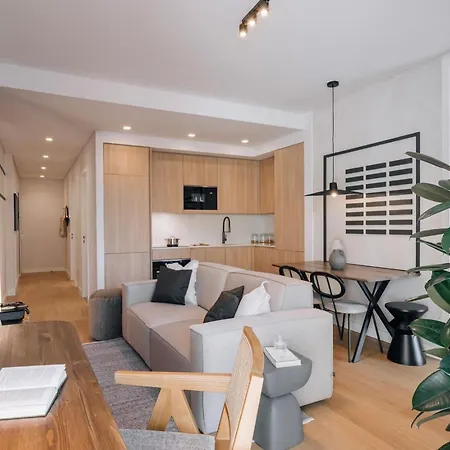 Biel - 2 Bedrooms, Pool And Parking In Arroios Apartment