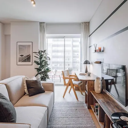 Biel - 2 Bedrooms, Pool And Parking In Arroios شقة *