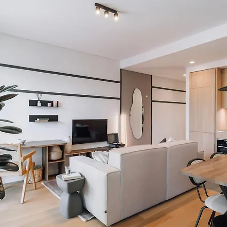 Biel - 2 Bedrooms, Pool And Parking In Arroios * Lisboa