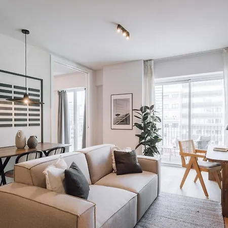 Appartement Biel - 2 Bedrooms, Pool And Parking In Arroios