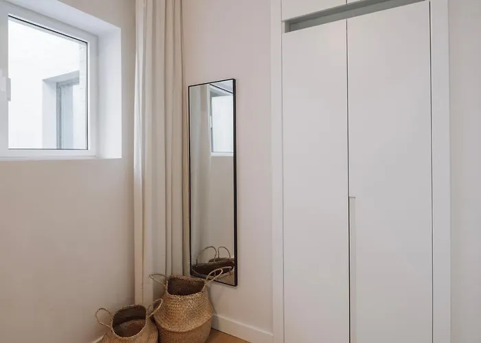 Biel - 2 Bedrooms, Pool And Parking In Arroios * Лиссабон