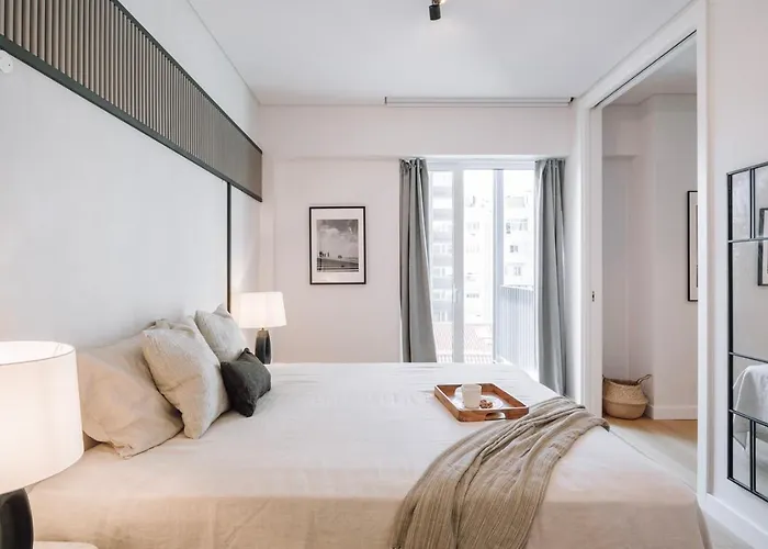 Biel - 2 Bedrooms, Pool And Parking In Arroios Апартаменты Лиссабон