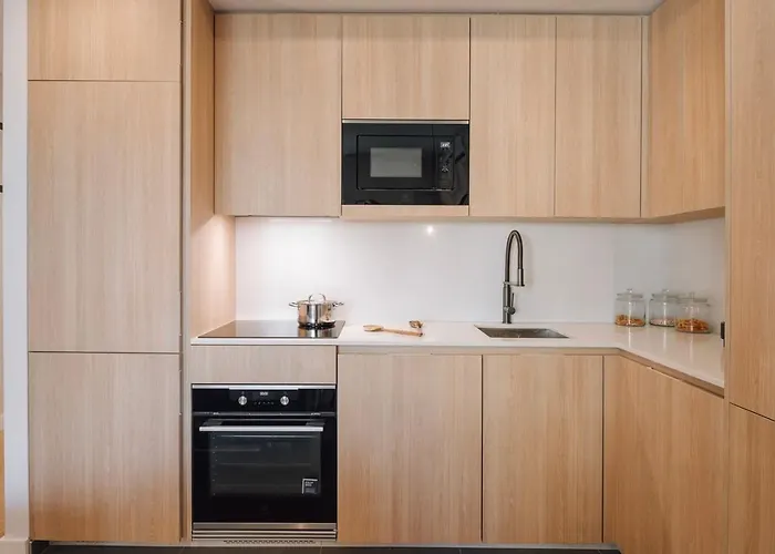 Biel - 2 Bedrooms, Pool And Parking In Arroios Лиссабон