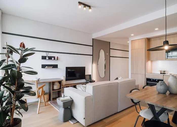 Biel - 2 Bedrooms, Pool And Parking In Arroios * Лиссабон