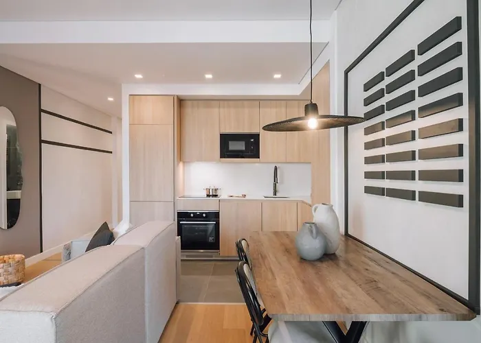 Апартаменты Biel - 2 Bedrooms, Pool And Parking In Arroios